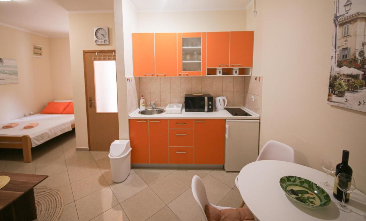 Md Apartments Kotor Luaran gambar