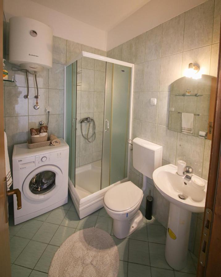 Md Apartments Kotor Luaran gambar