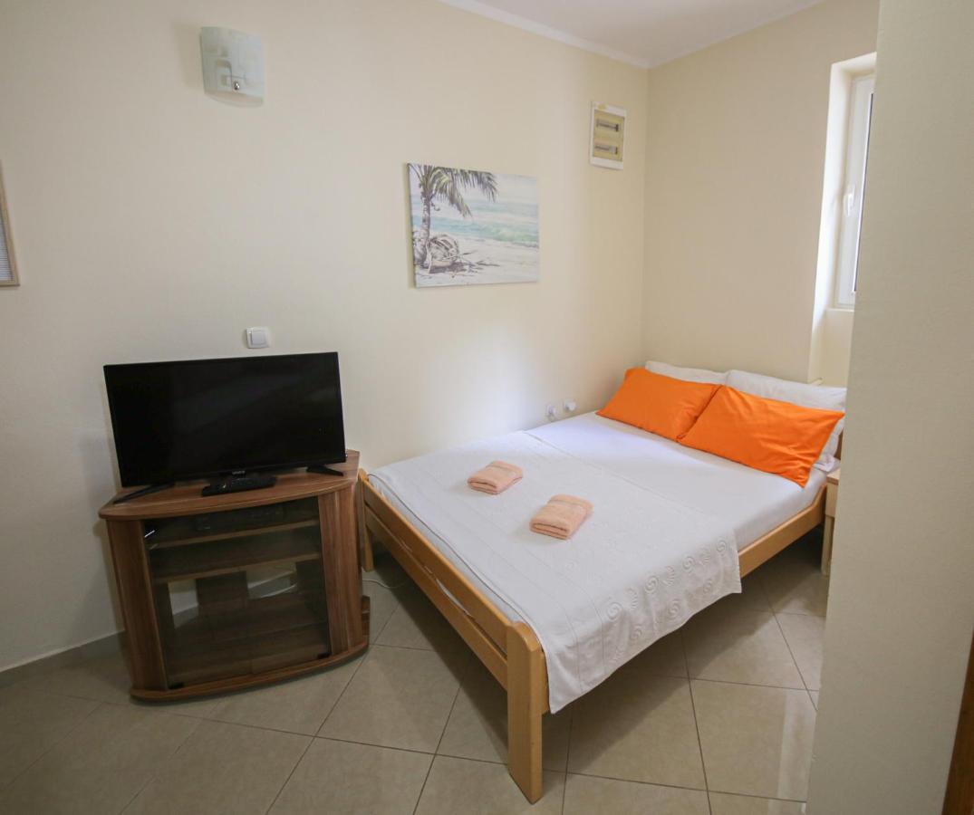 Md Apartments Kotor Luaran gambar
